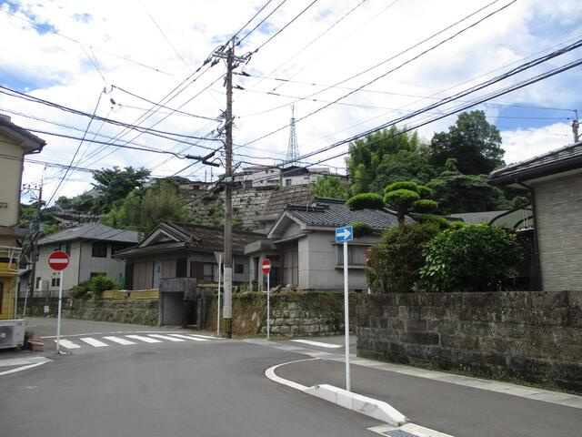 【前面道路含む現地写真】