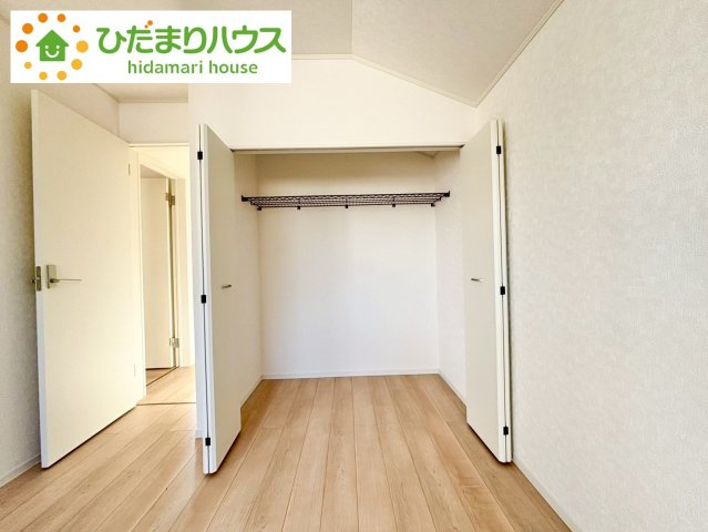 野田市尾崎第17　新築戸建　2号棟の収納|お洋服の多い女性に人気！収納力の高いクローゼット付☆彡							
