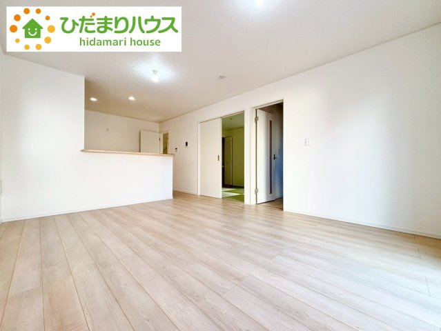 野田市尾崎第17　新築戸建　2号棟の居間・リビング|家族団らんの時間も増えそうなくつろぎのＬＤＫ☆					
