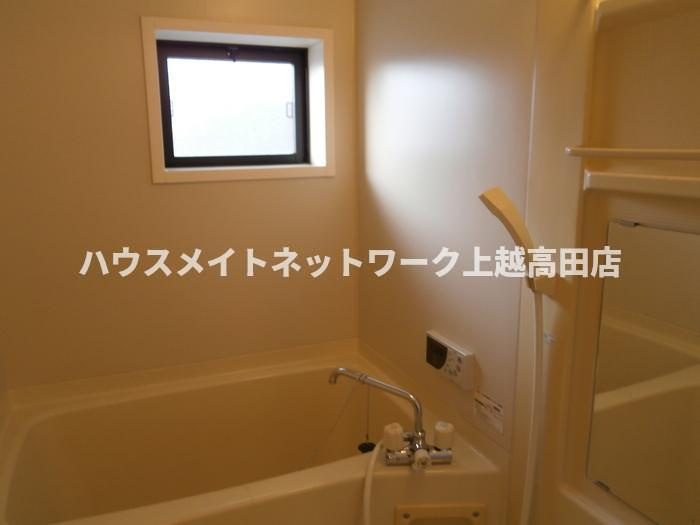 フォーシーズン Ａの浴室|浴室