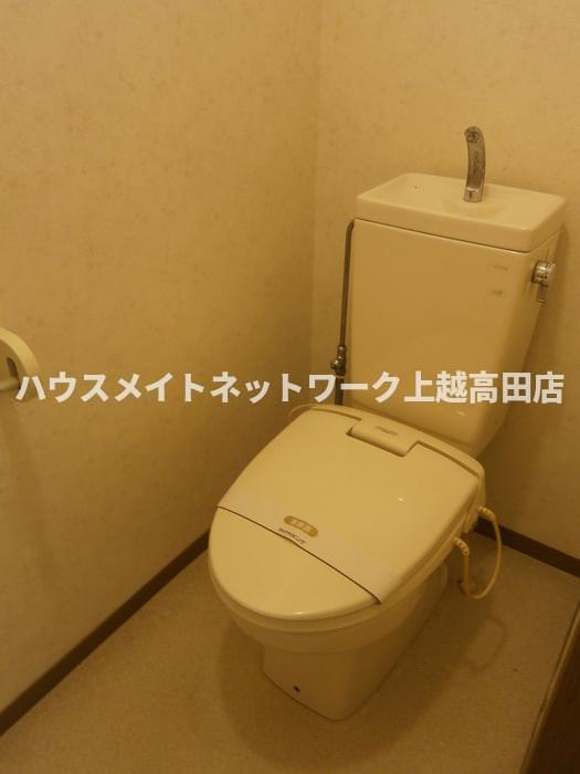 フォーシーズン Ａのトイレ|温水洗浄便座