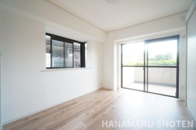 ダイアパレス検見川浜の居間・リビング|＊当日ご案内可＊ご希望の物件まとめてご案内！弊社が掲載していない物件でもOK♪お気軽にご相談ください ♪お電話でのお問合わせがスムーズ♪