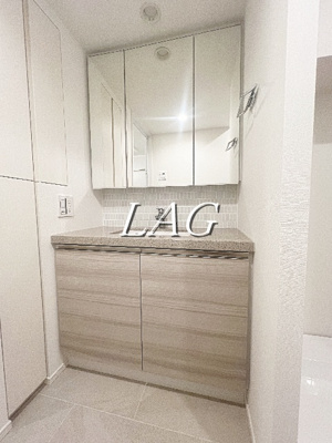 【洗面所】 | ザ・パークハビオ北千住 | 独立洗面台です。