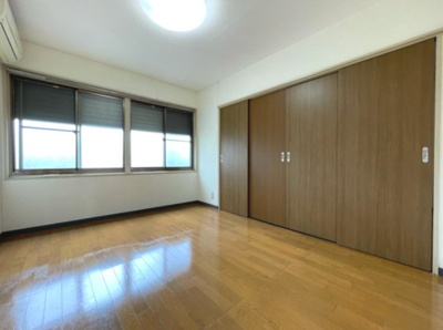 【居間・リビング】 | 結城ハイツ | こちらのリビングで趣味の時間をお楽しみください