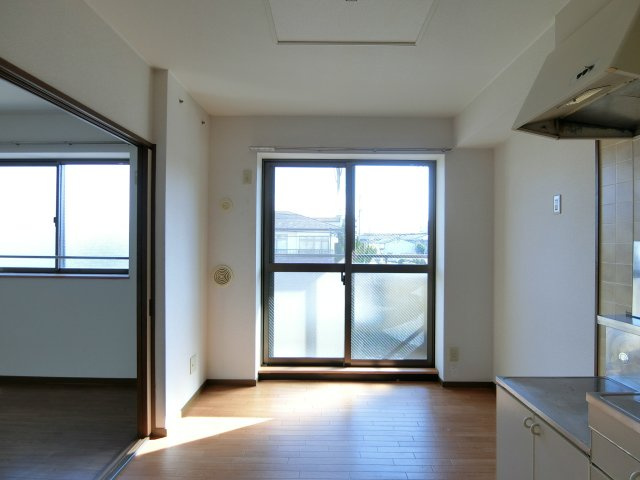 グランメール旗ヶ崎Ⅰの居間・リビング