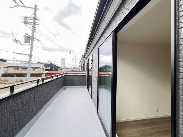 桜井市粟殿　第13期　のバルコニー|南向きのワイドバルコニー