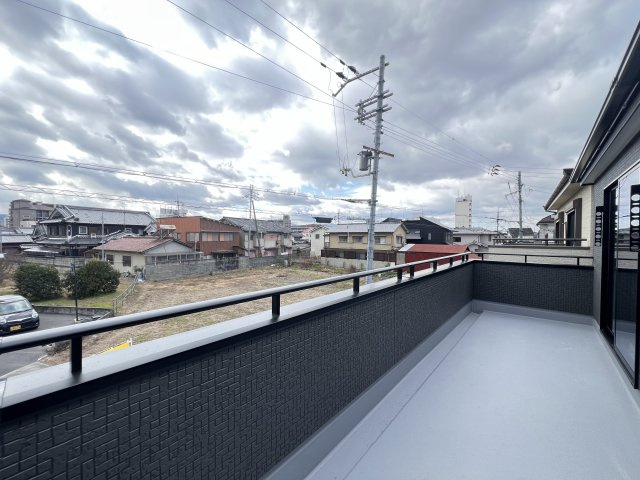 桜井市粟殿　第13期　のバルコニー|2部屋から行き来可能です