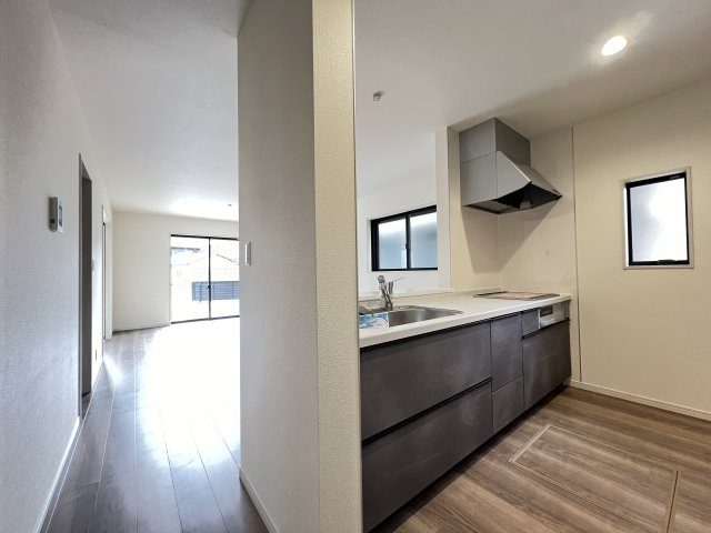 桜井市粟殿　第13期　のキッチン|配膳・片付けも楽々のカウンターキッチン