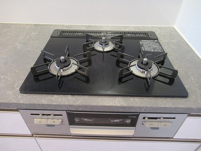 【キッチン】 | バウス氷川台 | ３口ガスコンロ