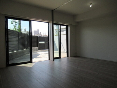 【居間・リビング】 | バウス氷川台 | rリビングダイニング