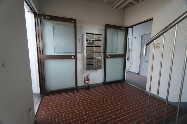 たなかハイツのエントランス