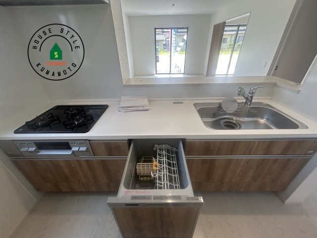 熊本市南区御幸西3丁目第1-１棟（3号棟）　の設備|ビルトインタイプで、キッチンと同じカラーにすることにより一体感を持たせることができます。乾燥機能が備わっているため家事の時間が短縮できます。