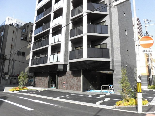 大阪市中央区上本町西１丁目の賃貸マンションの外観