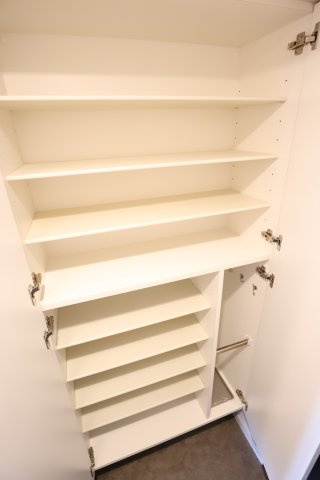 大阪市都島区片町１丁目の賃貸マンションの玄関