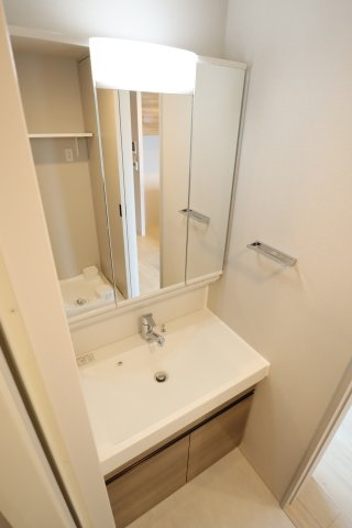 大阪市都島区片町１丁目の賃貸マンションの洗面所