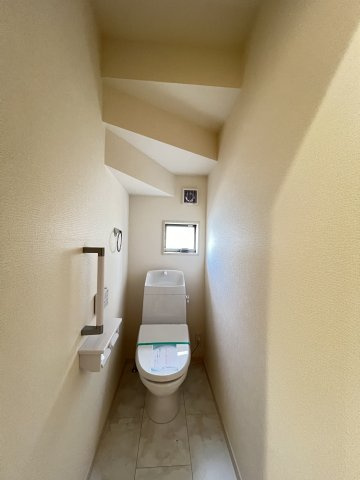 桜井市粟殿　第13期　のトイレ|温水洗浄便座付きトイレ