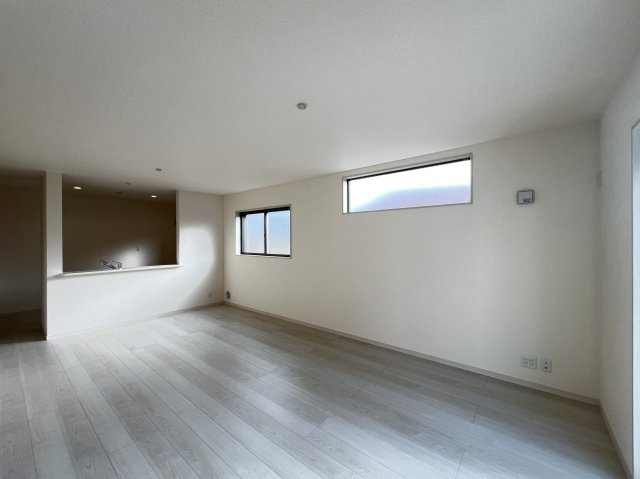 桜井市粟殿　第13期　の居間・リビング|LDK18帖　広々としています