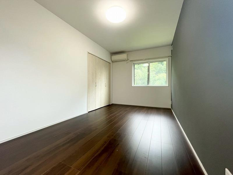 私市6丁目　中古一戸建ての洋室|洋室8.2帖　クローゼット
■物件内覧・資金計画相談・住宅ローン相談、リフォーム相談、お問合せ受付中■
※当日・翌日のご内覧、ご相談はお電話でのお問合せがスムーズです！