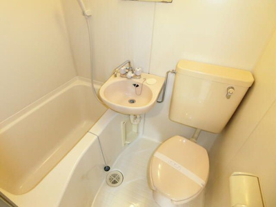 【浴室】 | 渡辺ハイツ | 日々の暮らしに欠かせないお風呂です