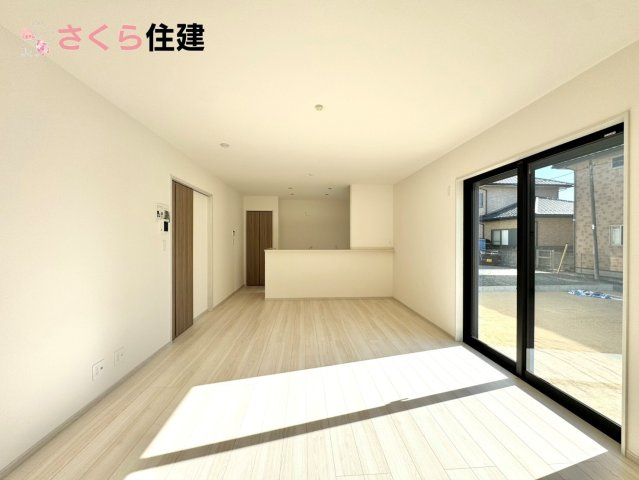 いろどりアイタウン栃木市藤岡町藤岡22-P6　１棟の内観：施工例|同社施工物件の写真です。３面鏡の裏には収納スペースをスペースを標準装備！								
