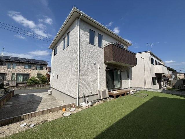 野田市桜の里　中古売戸建の外観|白を基調とした綺麗な外壁