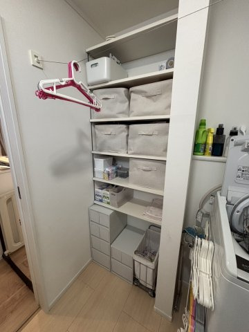 野田市桜の里　中古売戸建の脱衣所|洗面・脱衣所スペースにも収納あり