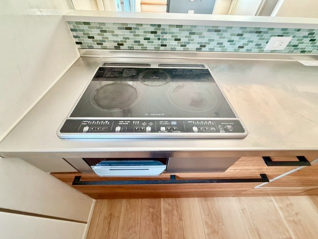 野田市桜の里　中古売戸建のキッチン|IHコンロでお掃除も楽々です
