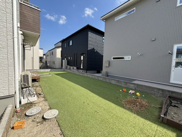 野田市桜の里　中古売戸建の庭|ゆったりとした敷地で充実のお庭スペース