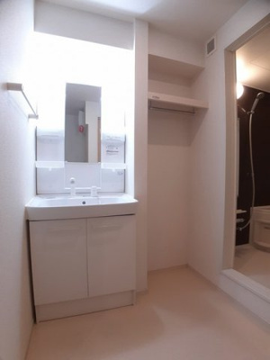 【洗面所】 | ベルファミーユ　Ⅱ | 脱衣スペースもあります