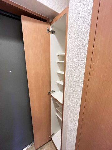 大阪市都島区都島本通２丁目の賃貸マンションの玄関