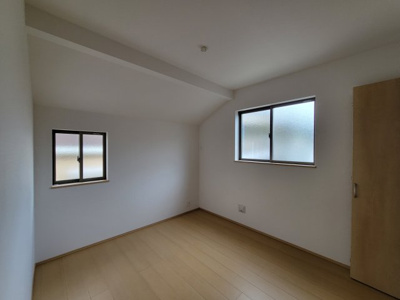 【洋室】 | 鈴蘭台南町６丁目　新築戸建 | 洋室約5.25帖