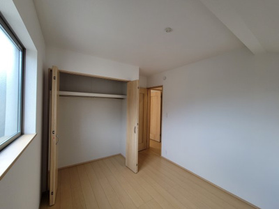 【収納】 | 鈴蘭台南町６丁目　新築戸建 | 大きなクローゼットでお荷物がたくさん収納できます。