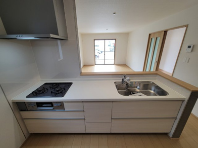 【キッチン】 | 鈴蘭台南町６丁目　新築戸建 | 収納もついてすっきり片付きますね。