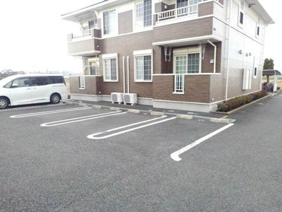 【駐車場】 | メゾンドラフレＢ