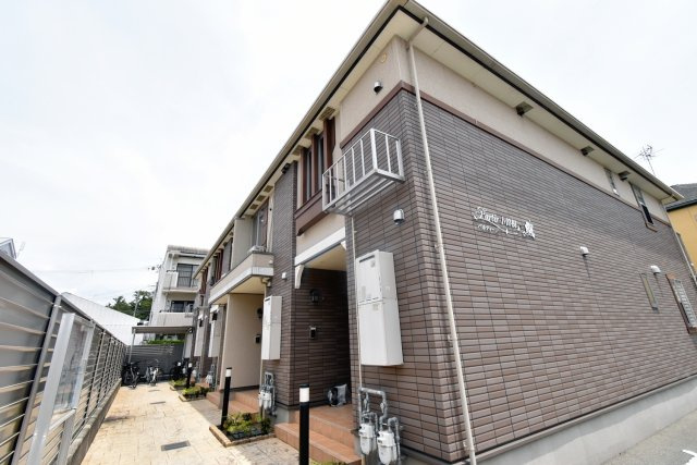 パルティール小曽根の外観