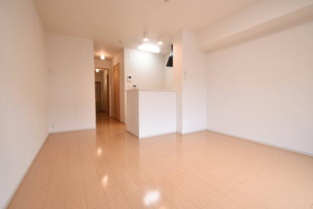 パルティール小曽根の居間・リビング