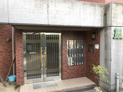 【エントランス】 | ゴールデングリタ豊中上野