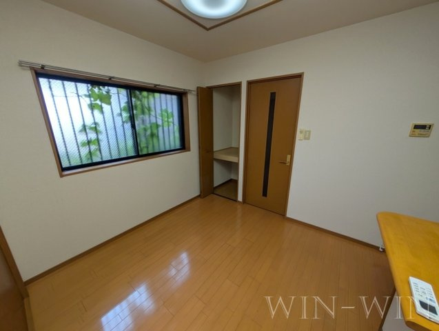 ブロードタウン神野 Eの寝室