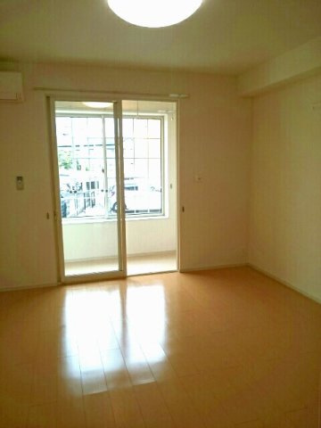 コートソレイユＢの居間・リビング