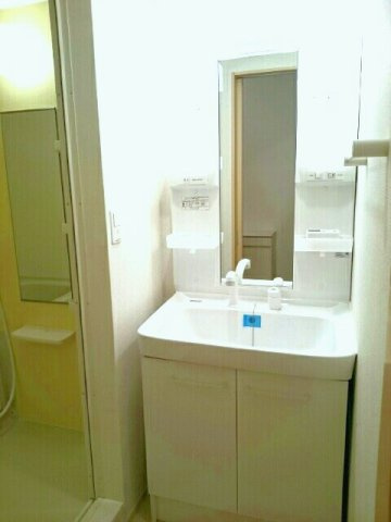 コートソレイユＢの洗面所