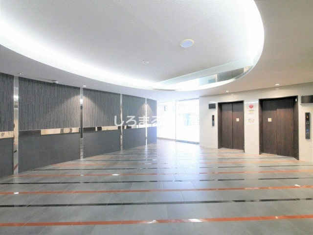 SERENiTE北浜のロビー