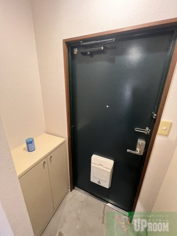 第7リーディングビルの玄関