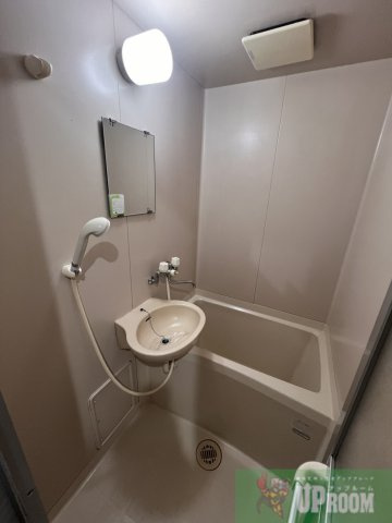 第7リーディングビルの浴室