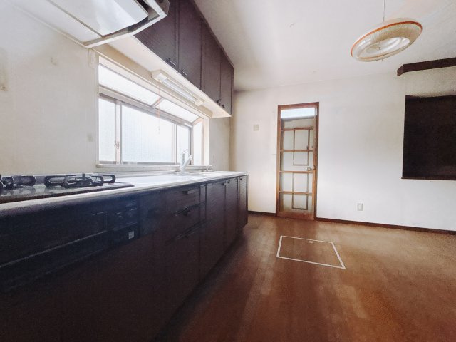 【中古戸建】高崎市下佐野町のキッチン|■キッチン｜全スライド式収納キッチン♪お皿や鍋の出し入れもラクラクです（＾＾）！