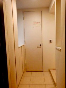 プライマル上野・稲荷町の玄関