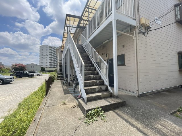 コーポサントーレアのエントランス|落ち着いたエントランスです