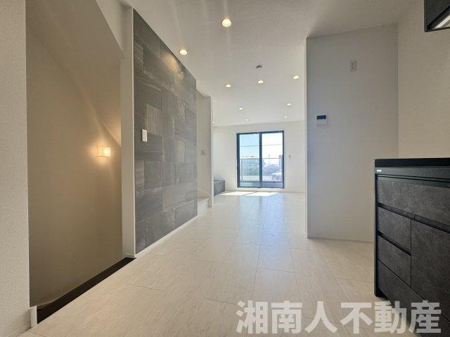 鎌倉市由比ガ浜４丁目３－８－２新築戸建ての居間・リビング|ゆったり過ごせる居間です