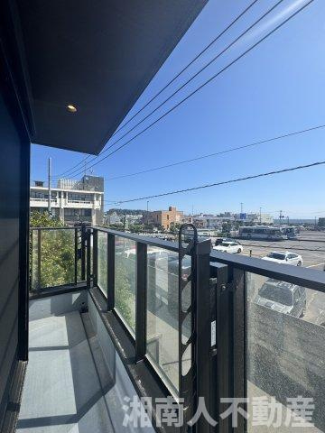 鎌倉市由比ガ浜４丁目３－８－２新築戸建てのバルコニー|広々としたバルコニーです