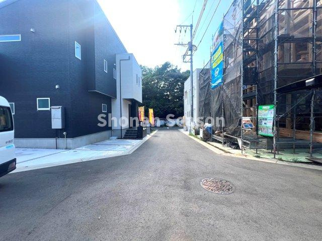 【現地画像あり】　厚木市下川入　全６棟　3号棟の周辺|学区：依知小・藤塚中学校近く、お子様の通学も楽々！
スーパー・ドラッグストア（徒歩５分）毎日のお買い物便も良好ですよ♪