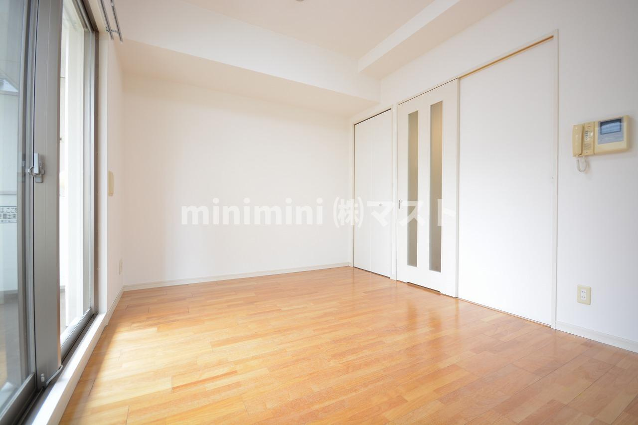 CASSIA福島駅前の居間・リビング